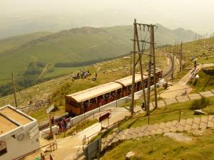 Train @ summit of La Rhun